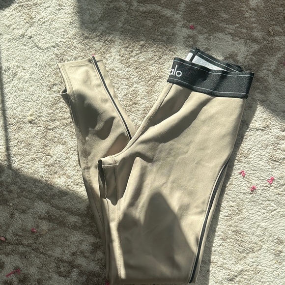 ALO Yoga Pants - ALO Yoga Beige Leggings with Black Waistband